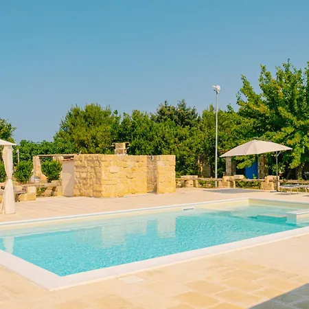 Проживание в семье Con Piscina 